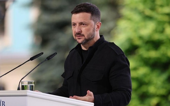 Рейтинг Зеленского вырос перед переговорами с Россией
