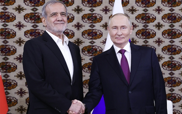Putin Pezeşkianla telefonla danışdı