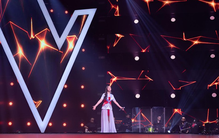 “Ulu Vətən” ifası ilə bütün zalı ayağa qaldırdı