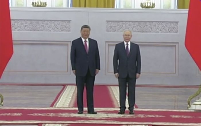 Putin Cinpinlə görüşdü -