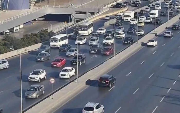 Bakının tıxaclı yolları açıqlanıb - SİYAHI