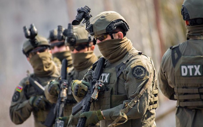 Məhkəmədə xaricdə ələ keçirilən terrorçular barədə həbs məsələsinə baxılır