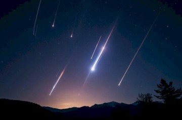 Gecə Bakıda “meteor yağışı”nı izləmək mümkün olacaq - Fotolar