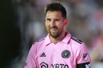 Messi returns to Argentina squad for World Cup qualifiers