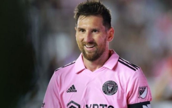 Messi returns to Argentina squad for World Cup qualifiers
