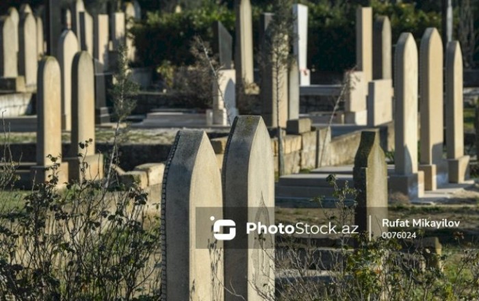 Bakıda ŞOK - Köhnə və kimsəsiz qəbirlər dağıdılır, yerləri satılır