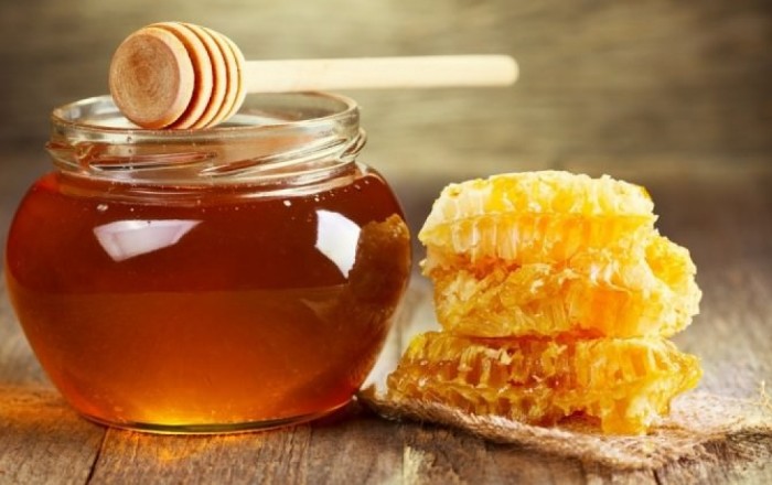 Azerbaijan tightens its belt on natural honey imports from Russia in early 2025