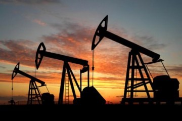 Oil prices fall again on world markets