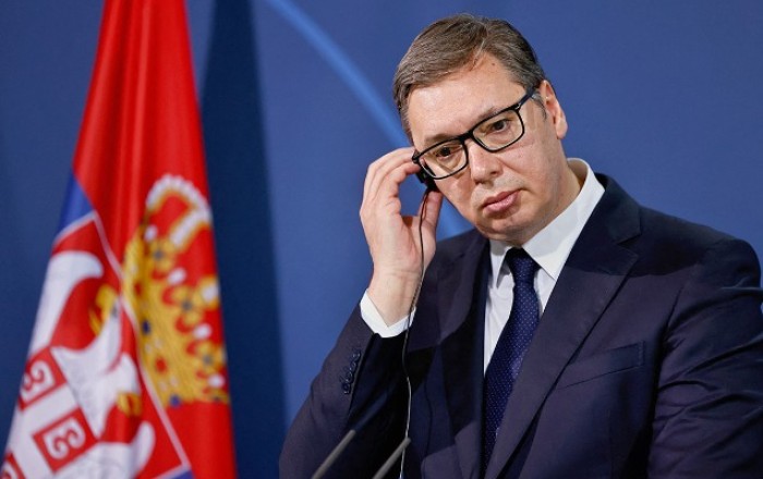 Moskvaya gedən Vuçiçin təyyarəsi Bakıda məcburi eniş etdi