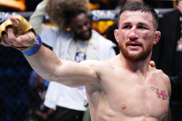 Двалишвили защитил титул чемпиона UFC