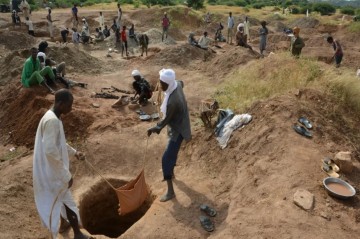 11 killed, 7 injured in Sudan gold mine collapse
