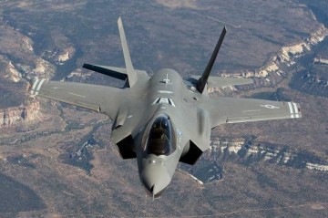 СМИ: США возвращают ядерное оружие в Британию
