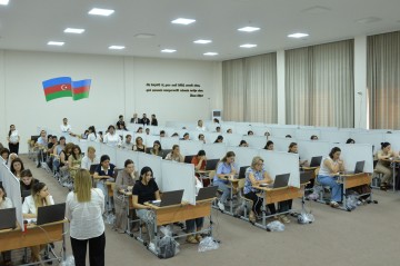 Руководители СМИ понаблюдали за экзаменом для учителей