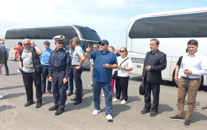 Diplomatic corps representatives arrive in Aghdam