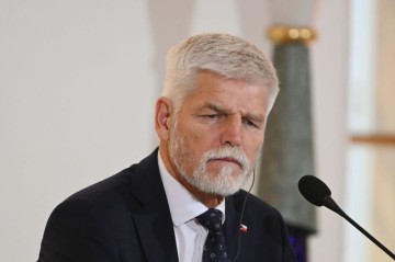 Президент Чехии заявил о киберугрозах для Европы со стороны России и Китая
