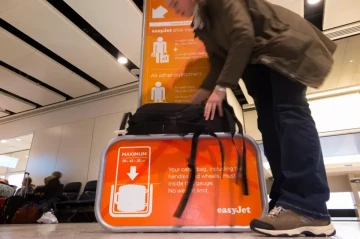 EU backs passengers by banning airlines from charging extra for hand luggage