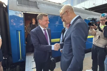 German FM visits Kyiv to reaffirm support amid intense Russian attacks