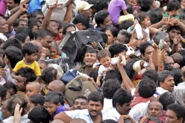 Stampede in India kills 11 during premier league victory celebrations
