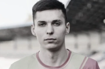 Rusiyada futbolçu oyun zamanı öldü
