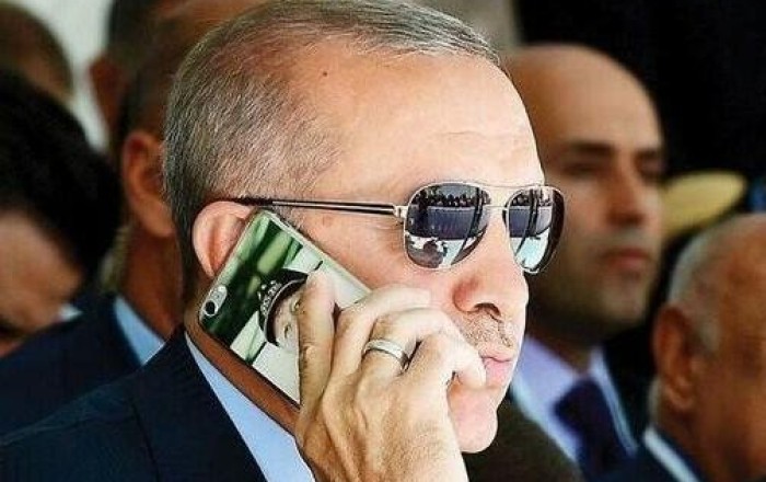Ərdoğana zəng gəldi, salonu tərk etdi - Video