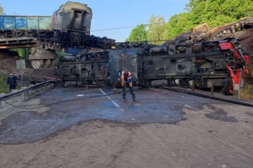 Катастрофа под Брянском: обрушение моста на поезд унесло жизни семи человек