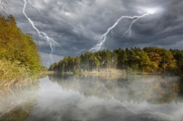 Завтра в Азербайджане ожидаются ливни, грозы и сильный ветер