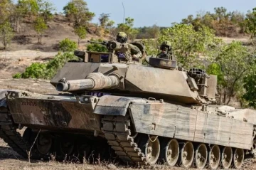 US-built tank in Australian camouflage spotted in Poland PHOTO