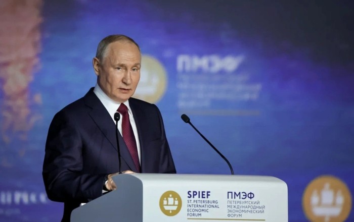 Выступает Путин