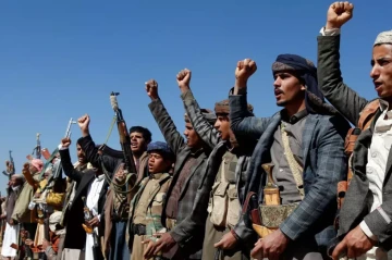 Houthis threaten broader attacks on firms trading with Israeli ports