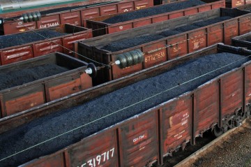 Kazakhstan sets coal export record by rail in June 2025