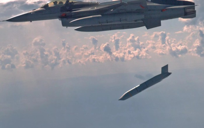 США могут передать Украине ракеты JASSM