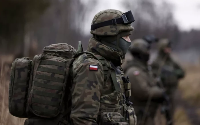Poland deploys 5,000 soldiers to border with Germany in asylum tightening bid