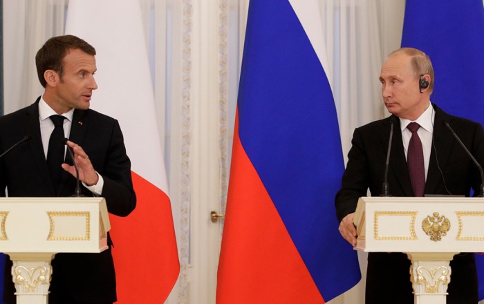 Путин и Макрон поговорили впервые за три года