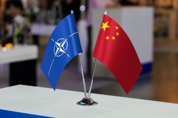 В Китае отреагировали на предупреждение НАТО о санкциях за торговлю с РФ