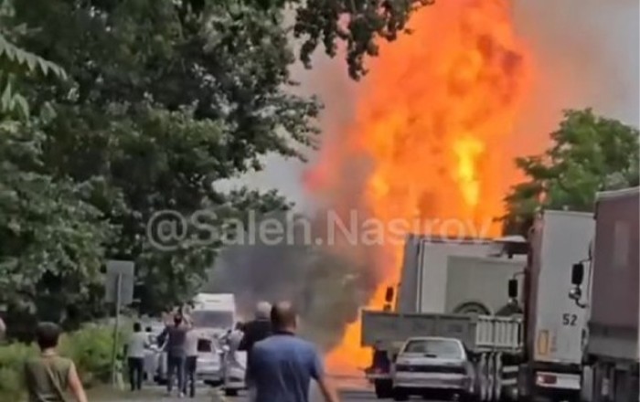 Şəkidə TIR yanır - Video