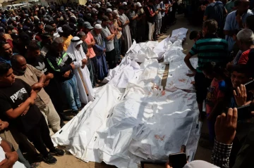 UN says 17 killed seeking food in Gaza as ceasefire talks stall