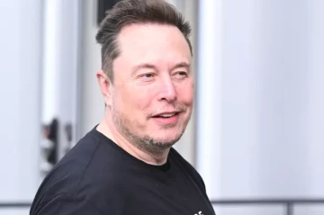 Trump hints at possible deportation of Elon Musk “We’ll Have to Take a Look”