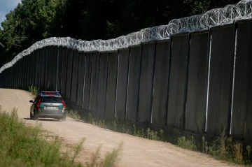 Poland completes electronic barrier along Belarus border to enhance security