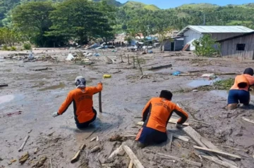 Monsoon rains kill at least 30 as floods, landslides batter Philippines