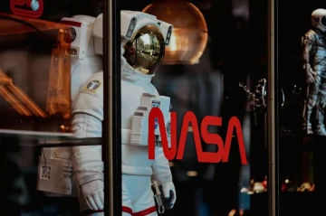 Bloomberg: NASA to shed nearly 4,000 jobs in efficiency drive