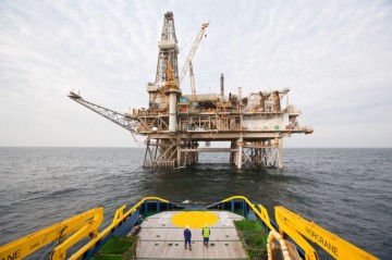 Цена азербайджанской нефти превысила 73 доллара