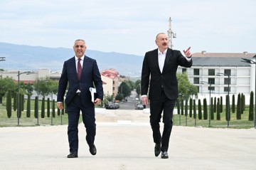 İlham Əliyev Xankəndidə Zəfər parkında -