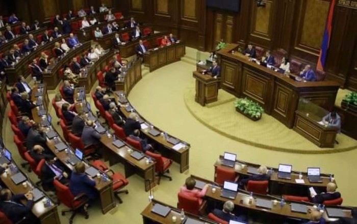 Ermənistanda müxalif deputatın toxunulmazlığı ləğv edildi: Nə baş verir?