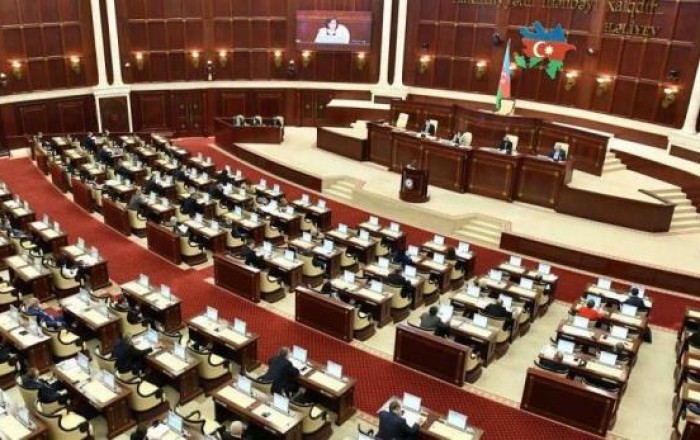 Milli Məclisin iclası başladı