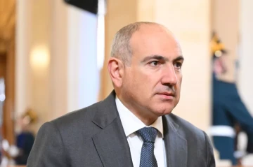 Armenian PM Pashinyan demands early elections for church leader
