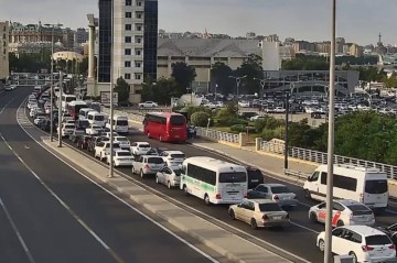 Hazırda bu yollarda sıxlıq var - SİYAHI