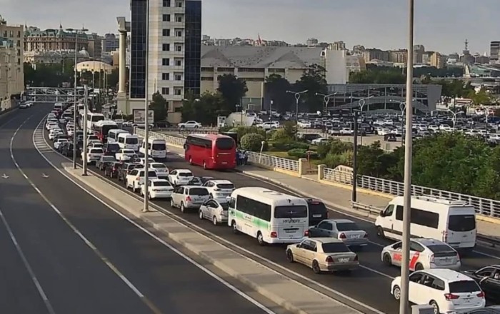 Hazırda bu yollarda sıxlıq var - SİYAHI