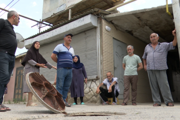 “Evlərimizin altından kanalizasiya suları axır, uşaqlar xəstələnir” - Video