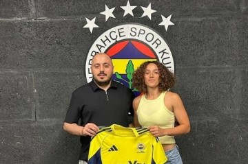Azərbaycan millisinin futbolçusu “Fənərbağça”ya transfer oldu