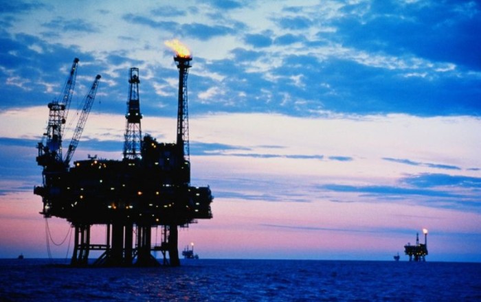 Цена азербайджанской нефти приблизилась к 76 долларам